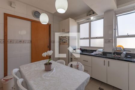 Apartamento à venda com 200m², 3 quartos e 3 vagas Apartamento à venda com 200m², 3 quartos e 3 vagasCozinha