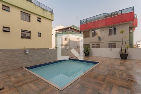 Apartamento à venda com 200m², 3 quartos e 3 vagas Apartamento à venda com 200m², 3 quartos e 3 vagasÁrea comum - Piscina