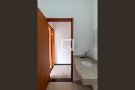 Casa à venda com 150m², 4 quartos e 2 vagas Casa à venda com 150m², 4 quartos e 2 vagasBanheiro social 2