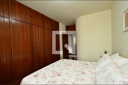 Apartamento à venda com 560m², 5 quartos e 3 vagasQuarto 2