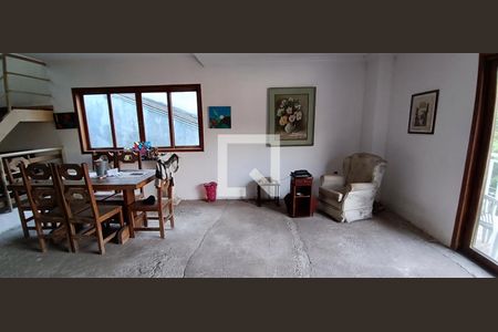 Casa para alugar com 349m², 4 quartos e 5 vagas Casa para alugar com 349m², 4 quartos e 5 vagasSala