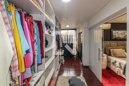 Apartamento à venda com 226m², 3 quartos e 2 vagasSuíte - Closet