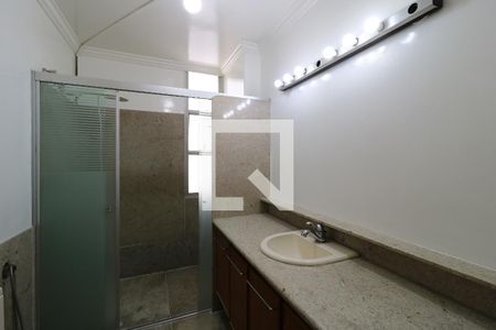Apartamento à venda com 205m², 3 quartos e 2 vagasBanheiro da Suíte