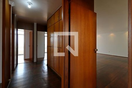 Apartamento à venda com 205m², 3 quartos e 2 vagasCorredor