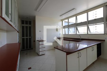 Apartamento à venda com 205m², 3 quartos e 2 vagasCozinha