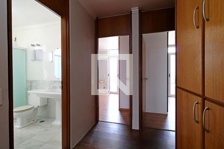 Apartamento à venda com 205m², 3 quartos e 2 vagasCorredor