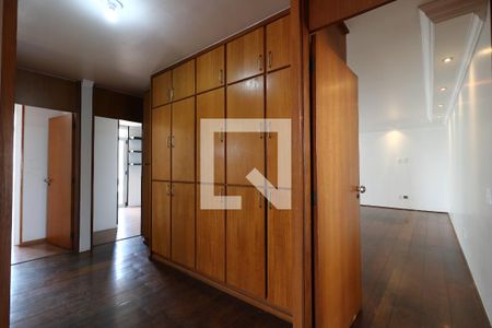 Apartamento à venda com 205m², 3 quartos e 2 vagasCorredor