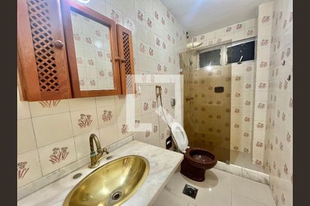 Apartamento à venda com 80m², 2 quartos e 1 vaga Apartamento à venda com 80m², 2 quartos e 1 vagaBanheiro da suíte