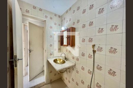 Apartamento à venda com 80m², 2 quartos e 1 vaga Apartamento à venda com 80m², 2 quartos e 1 vagaBanheiro da suíte