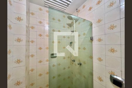 Apartamento à venda com 80m², 2 quartos e 1 vaga Apartamento à venda com 80m², 2 quartos e 1 vagaBanheiro social