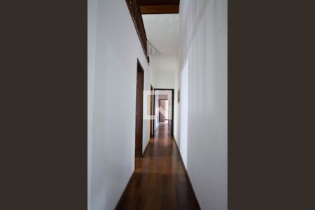 Casa à venda com 300m², 3 quartos e 5 vagasCorredor