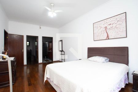 Casa à venda com 300m², 3 quartos e 5 vagasSuíte