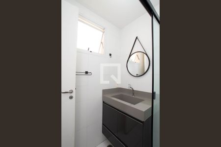 Banheiro da Suíte de apartamento para alugar com 3 quartos, 56m² em Jardim Cocaia, Guarulhos