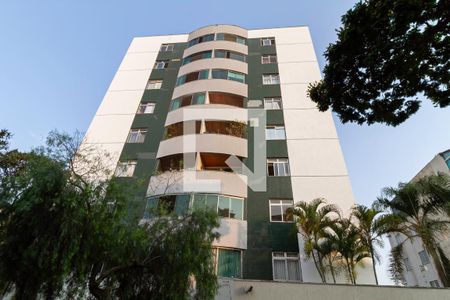 Apartamento à venda com 71m², 3 quartos e 2 vagas Apartamento à venda com 71m², 3 quartos e 2 vagasFachada