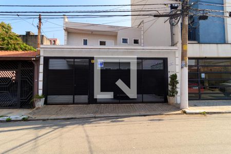 Casa à venda com 195m², 3 quartos e 4 vagas Casa à venda com 195m², 3 quartos e 4 vagasFachada