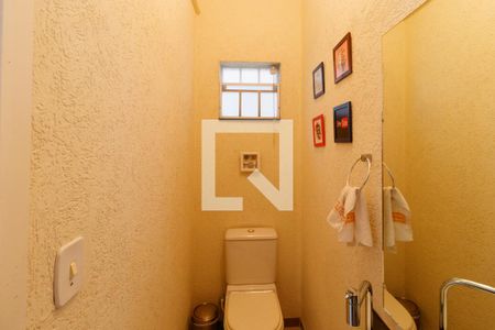 Casa à venda com 195m², 3 quartos e 4 vagas Casa à venda com 195m², 3 quartos e 4 vagasLavabo