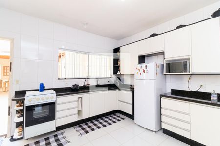 Casa à venda com 195m², 3 quartos e 4 vagas Casa à venda com 195m², 3 quartos e 4 vagasCozinha