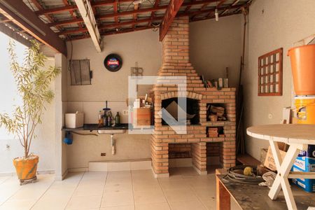 Casa à venda com 195m², 3 quartos e 4 vagas Casa à venda com 195m², 3 quartos e 4 vagasOutro