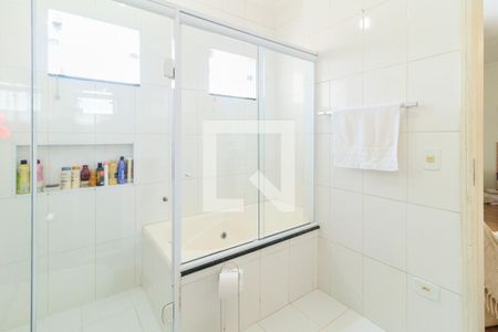 Casa à venda com 195m², 3 quartos e 4 vagas Casa à venda com 195m², 3 quartos e 4 vagasBanheiro da Suíte 1