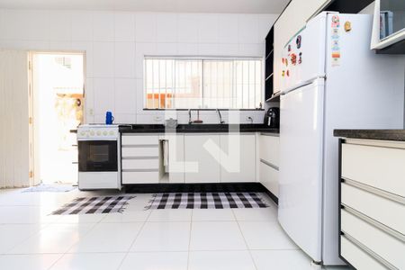 Casa à venda com 195m², 3 quartos e 4 vagas Casa à venda com 195m², 3 quartos e 4 vagasCozinha