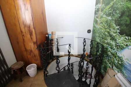 Apartamento à venda com 103m², 3 quartos e 1 vagaHall e escada