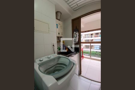 Apartamento à venda com 86m², 3 quartos e 1 vaga Apartamento à venda com 86m², 3 quartos e 1 vagaCozinha e Área de Serviço