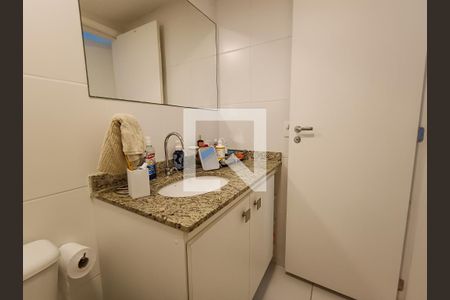 Apartamento à venda com 86m², 3 quartos e 1 vaga Apartamento à venda com 86m², 3 quartos e 1 vagaBanheiro da Suite 2