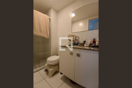 Apartamento à venda com 86m², 3 quartos e 1 vaga Apartamento à venda com 86m², 3 quartos e 1 vagaBanheiro da Suite 2