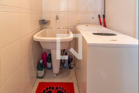 Apartamento à venda com 98m², 3 quartos e 2 vagas Apartamento à venda com 98m², 3 quartos e 2 vagasÁrea de Serviço