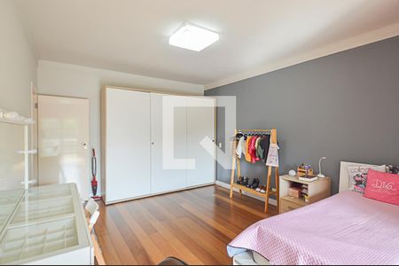 Casa à venda com 701m², 4 quartos e 5 vagasQuarto 3 - Suíte