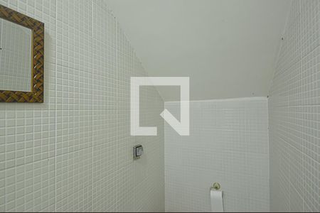 Casa à venda com 701m², 4 quartos e 5 vagasBanheiro de serviço