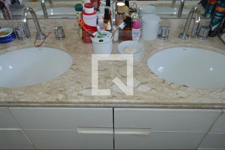 Apartamento à venda com 169m², 3 quartos e 3 vagasBanheiro da Suíte 3