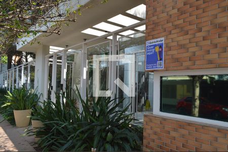 Apartamento à venda com 169m², 3 quartos e 3 vagasFachada + Plaquinha