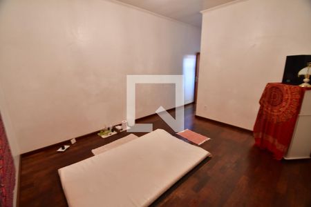 Casa à venda com 420m², 5 quartos e 3 vagasQuarto 4 - Suíte