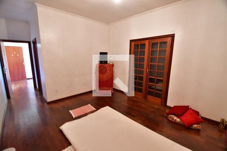 Casa à venda com 420m², 5 quartos e 3 vagasQuarto 4 - Suíte