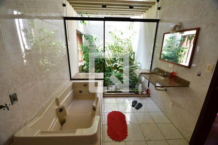 Casa à venda com 420m², 5 quartos e 3 vagasBanheiro 3