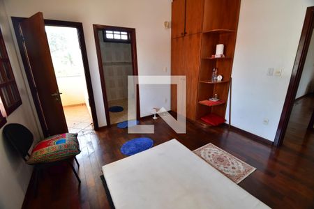 Casa à venda com 420m², 5 quartos e 3 vagasQuarto 3 - Suíte