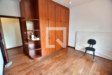 Casa à venda com 420m², 5 quartos e 3 vagasQuarto 2