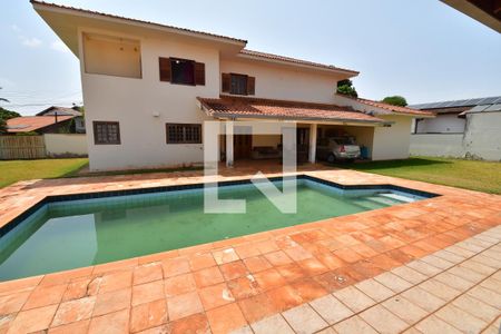 Casa à venda com 420m², 5 quartos e 3 vagasPiscina