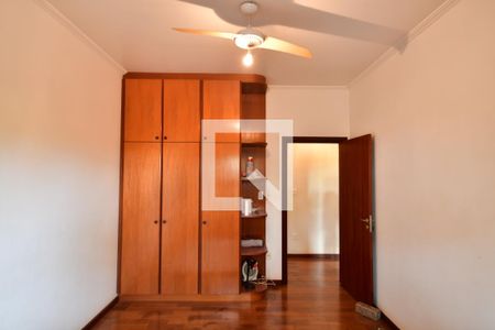 Casa à venda com 420m², 5 quartos e 3 vagasQuarto 1 - Armários