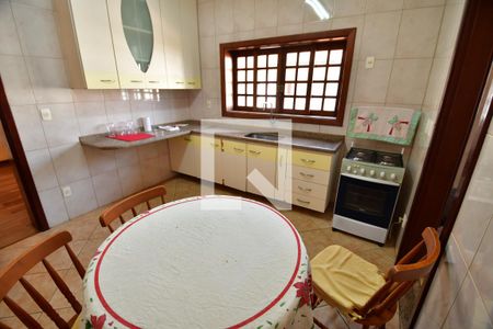 Casa à venda com 420m², 5 quartos e 3 vagasCozinha