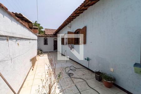 Casa à venda com 256m², 4 quartos e 4 vagas Casa à venda com 256m², 4 quartos e 4 vagasQuintal