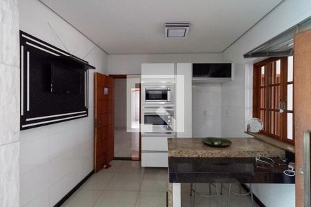 Casa à venda com 256m², 4 quartos e 4 vagas Casa à venda com 256m², 4 quartos e 4 vagasCozinha