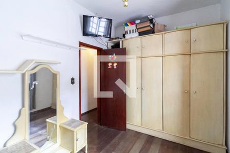 Casa à venda com 256m², 4 quartos e 4 vagas Casa à venda com 256m², 4 quartos e 4 vagasQuarto 2