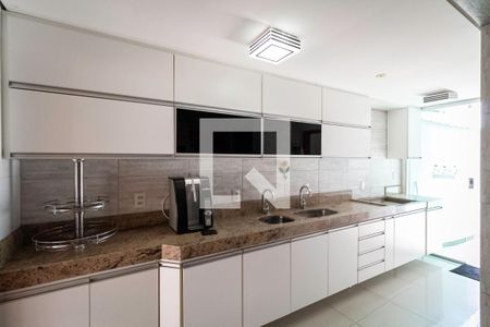 Casa à venda com 256m², 4 quartos e 4 vagas Casa à venda com 256m², 4 quartos e 4 vagasCozinha