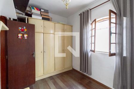 Casa à venda com 256m², 4 quartos e 4 vagas Casa à venda com 256m², 4 quartos e 4 vagasQuarto 2