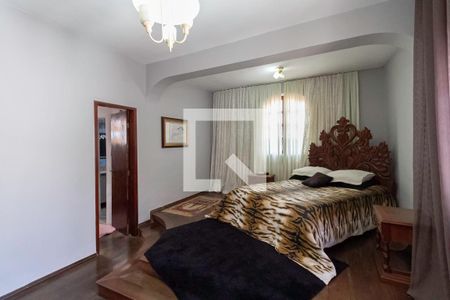 Casa à venda com 256m², 4 quartos e 4 vagas Casa à venda com 256m², 4 quartos e 4 vagasSuíte