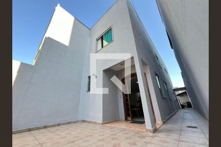 Casa à venda com 159m², 3 quartos e 1 vaga
