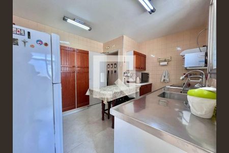 Apartamento à venda com 131m², 3 quartos e 1 vaga