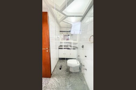 Apartamento à venda com 150m², 3 quartos e 2 vagas Apartamento à venda com 150m², 3 quartos e 2 vagasBanheiro da Suíte 2